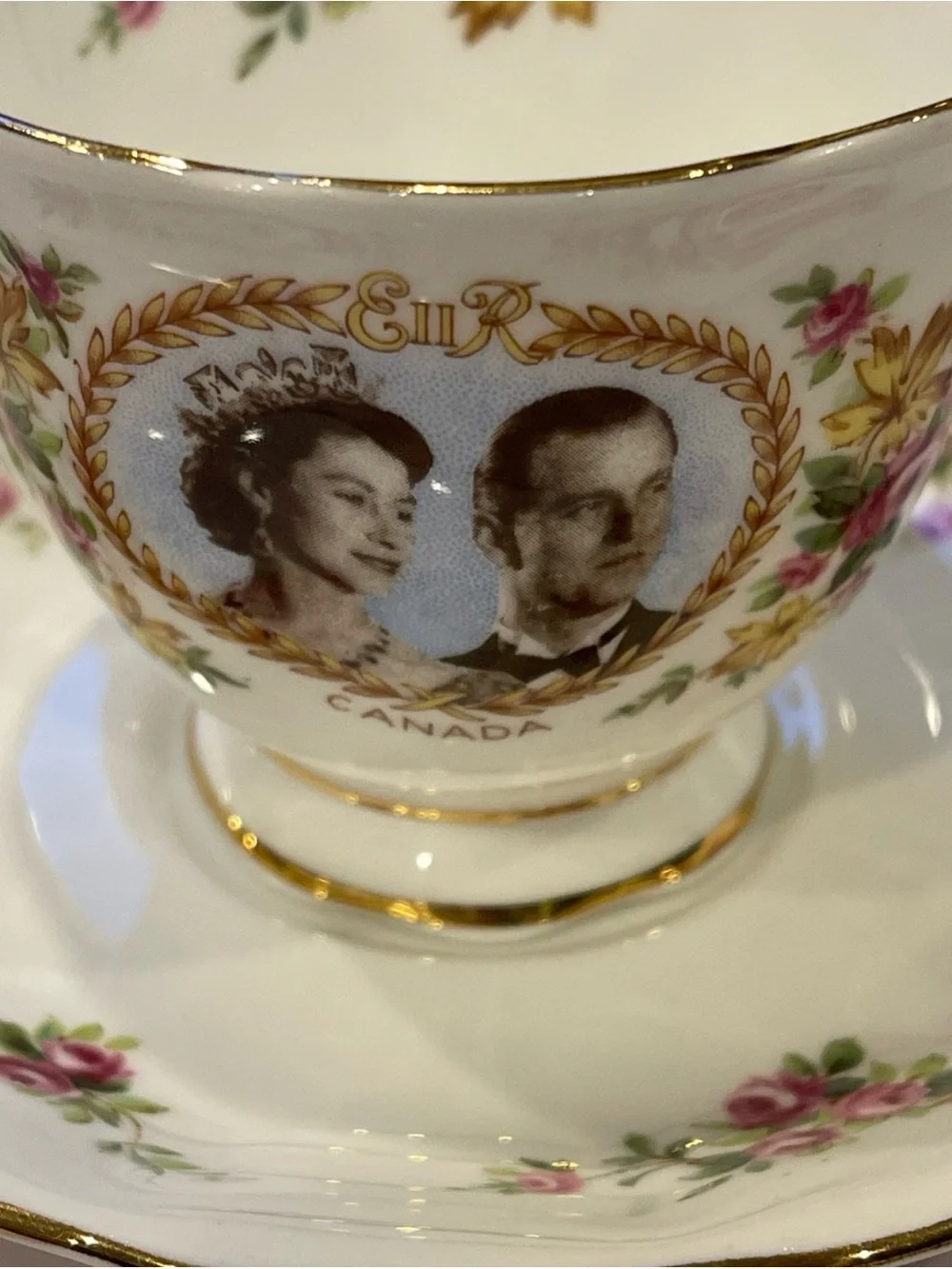 Royal Albert England Commemorative Royal Visit 1959 Canada Cup & Saucer Set